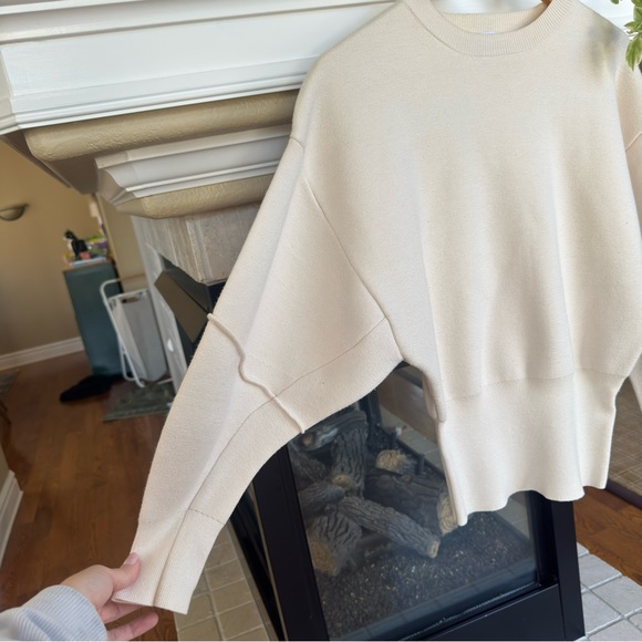 Zara Cream Thick Knit Fitted Hem and Wrist Corporte Structured Sweater Size M - Picture 3 of 3
